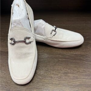 NWOT Jurnee Women's Cream Loafers with Silver Accents